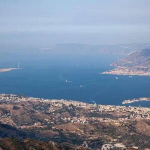 sicilyada binlerce kisi italya ile sicilyayi baglayacak kopruyu protesto etti MH1veiTZ