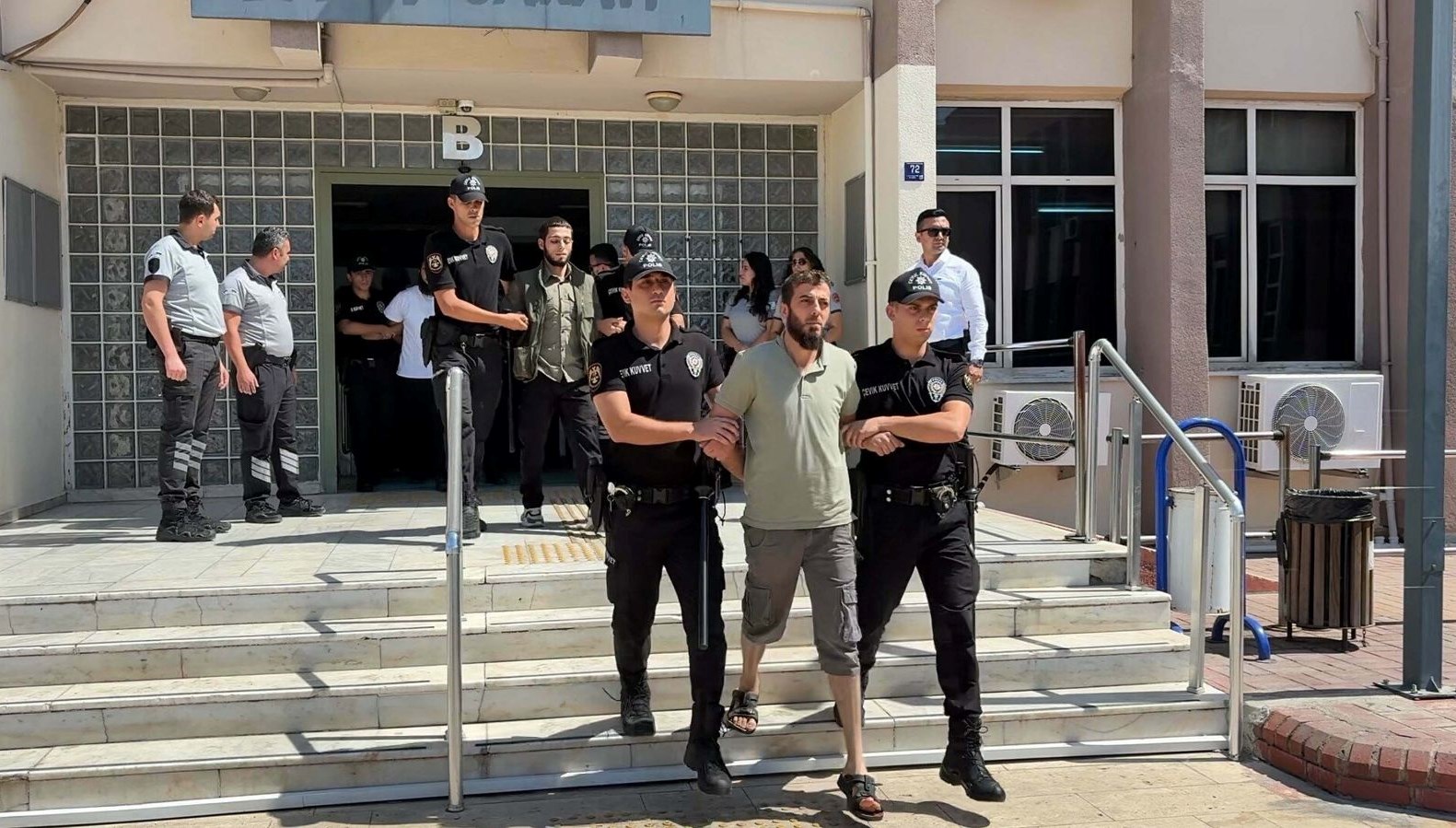 aydinda daes operasyonunda 5 tutuklama NG7iRLR8