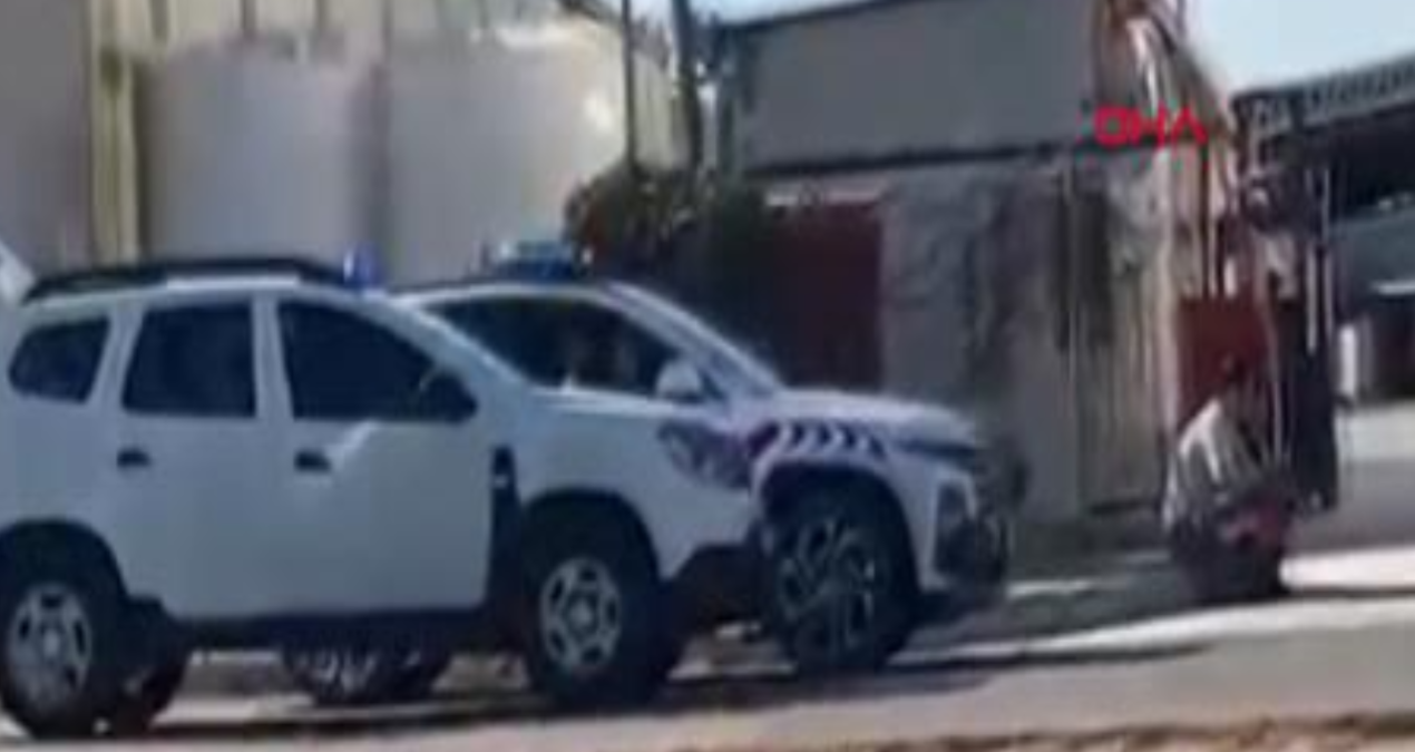 ayrildigi fabrikayi basip 1 isciyi vurdu 7WD8QSWL