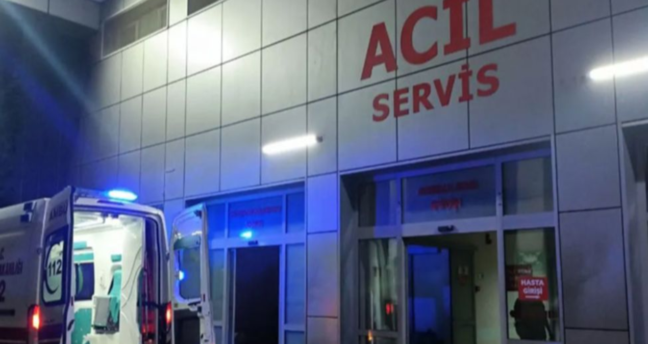 bicakli kavgada kan akti 2 kisi yaralandi bhbDjNmZ