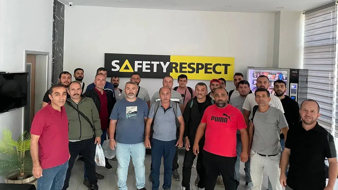 omsa metal iscileri direnisi surduruyor mucadelemizi surdurecegiz vMSypiTx