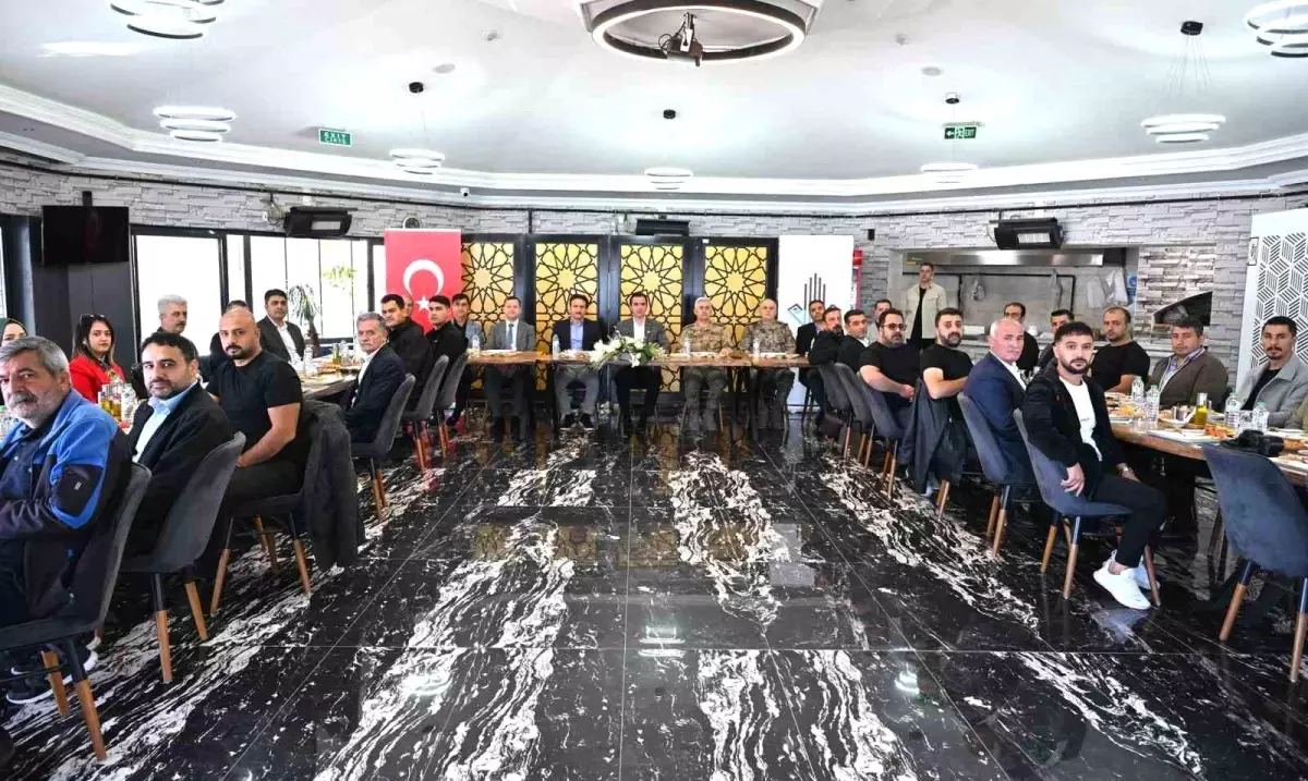 bitlis valisi ahmet karakaya basin mensuplariyla bir araya geldi cn6NvJ93.jpg