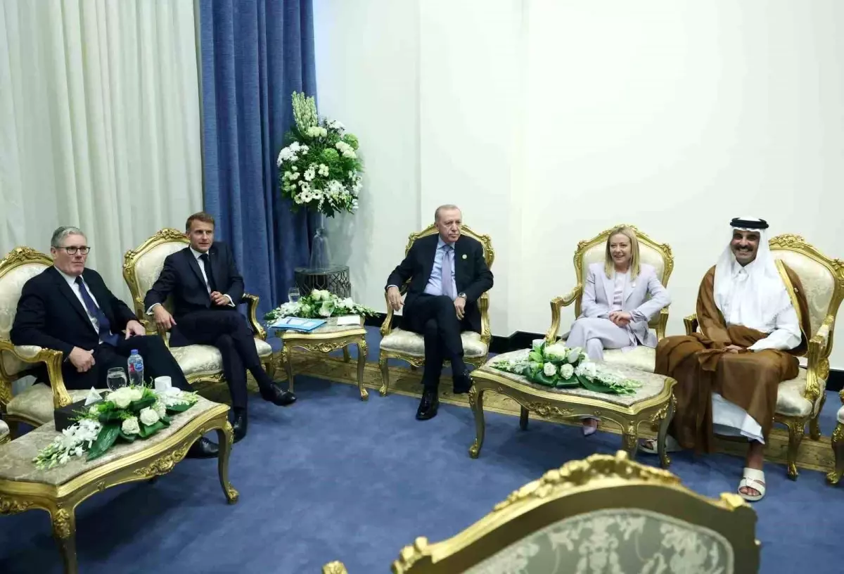 cumhurbaskani erdogandan italya basbakani meloniye sigarayi biraktirmam lazim qiXDQEsc.jpg