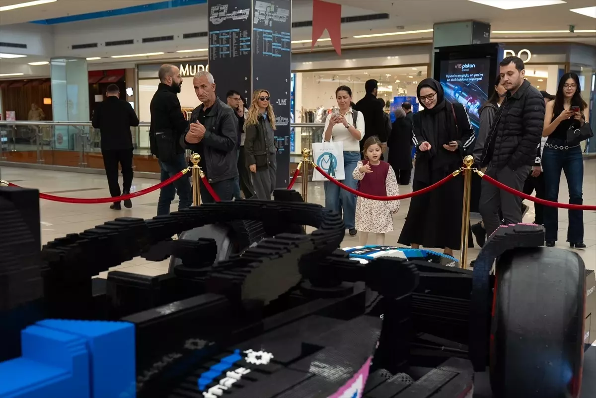 400 bin lego parcasiyla yapilan formula 1 araci ankarada sergileniyor 5aBjn2eH.jpg