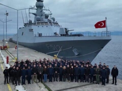 Gemisavar füzesi ATMACA’dan kara hedefine tam isabet