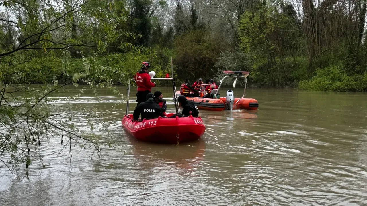 Sakarya Nehri’nde Kaybolan 6 Yaşındaki Çocuk İçin Arama Çalışmaları Devam Ediyor
